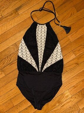 Hanne Bloch sz 1 sparkle Black & Cream Embellished halter one piece